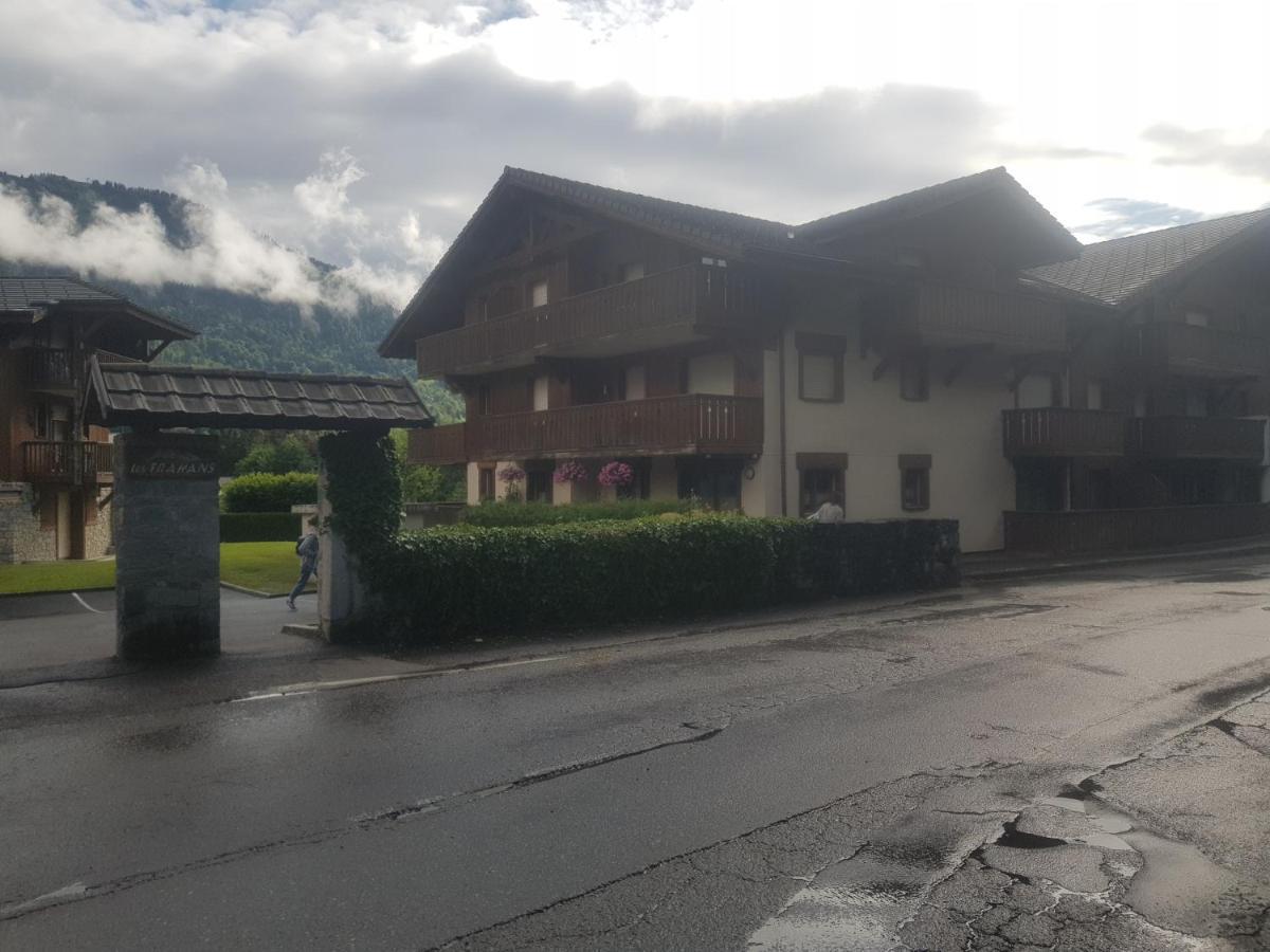 Les Frahans Samoens Exterior photo