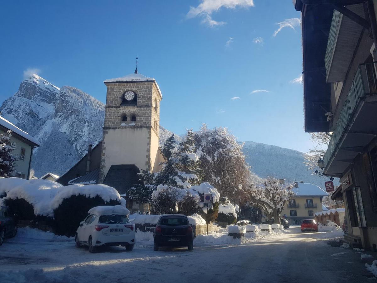 Les Frahans Samoens Exterior photo